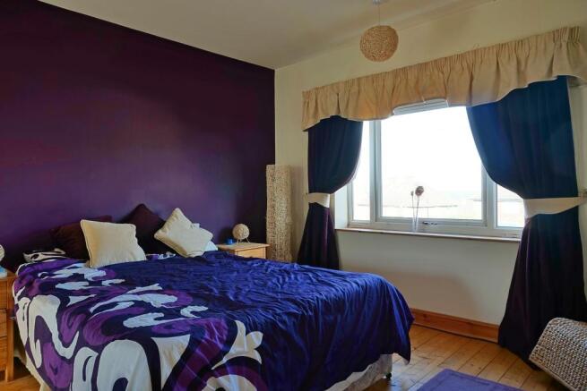Master bed2