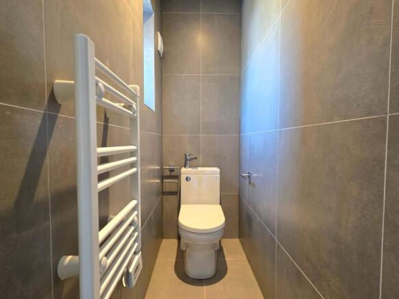 2 bed Apartment to rent Image 12