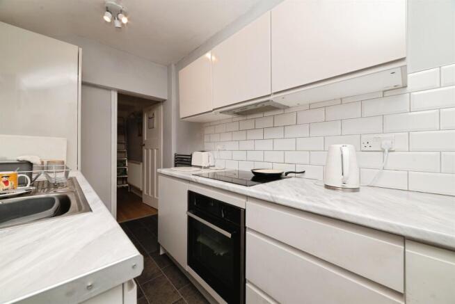 3 bed Terraced for sale Image 4