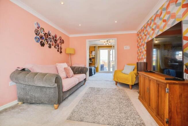 4 bed Detached for sale Image 4