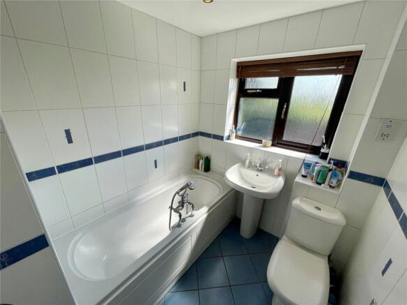 16 Bathroom