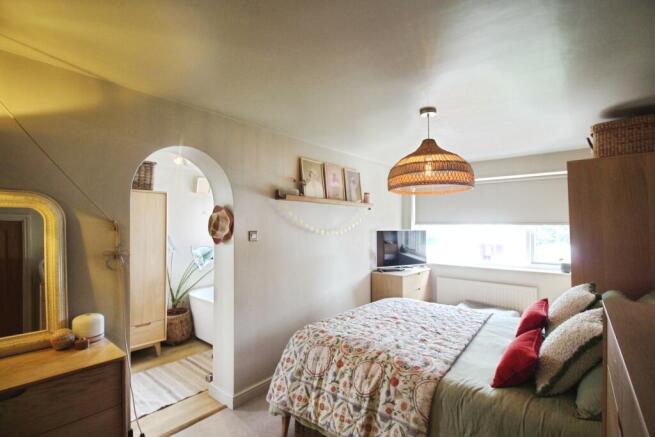 3 bed Detached for sale Image 11