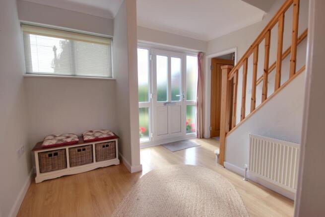 4 bed Detached for sale Image 8