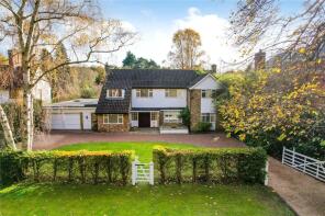 White Plains, The Barton, Cobham KT11 2NJ