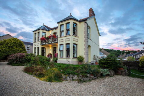 Glen Hurst, Cwmamman Road, Glanamman, Ammanford, SA18 1DZ