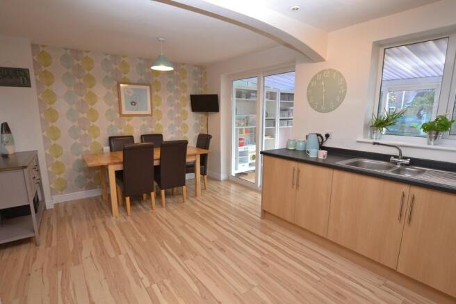 Dining kitchen