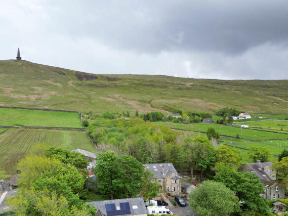 5 bed Semi-Detached for sale Image 4