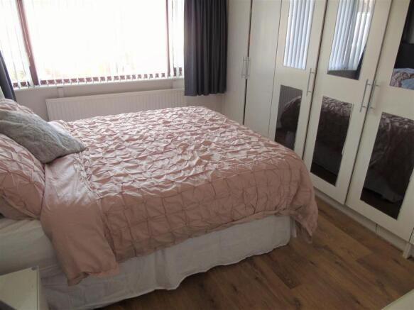 Bed1a.JPG