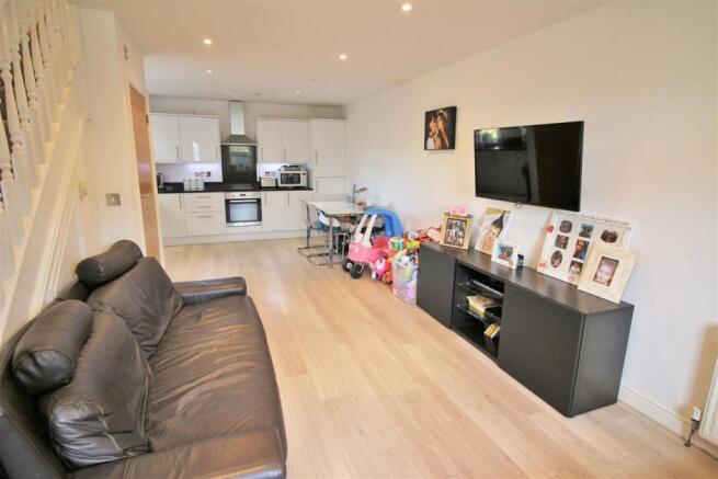 Lifestyle Room 2.jpg