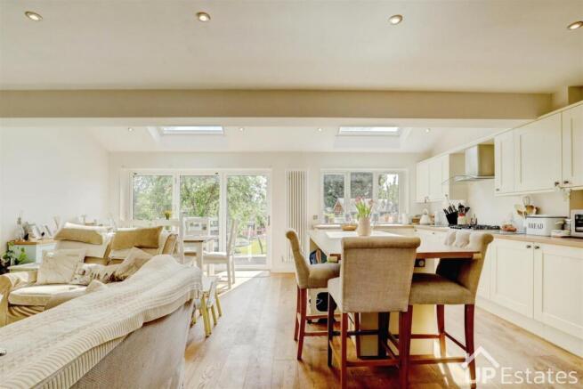 Open plan living kitchen diner