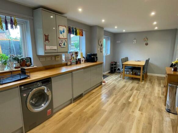 Kitchen..jpg