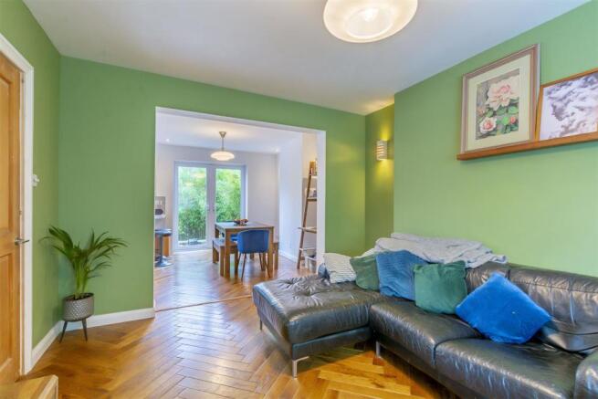 Living Room (5)-HDR copy.jpg