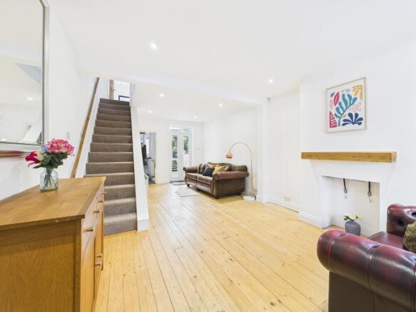 CAM05192G0-PR0164-STILL001