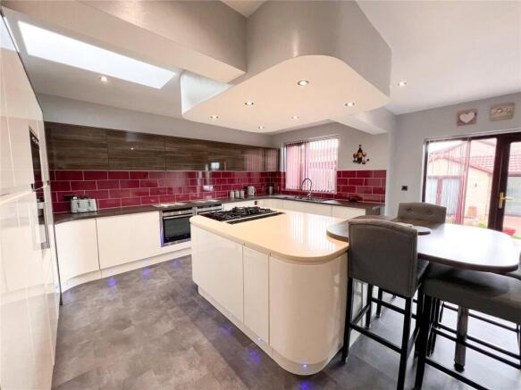 3 bed Bungalow for sale Image 5