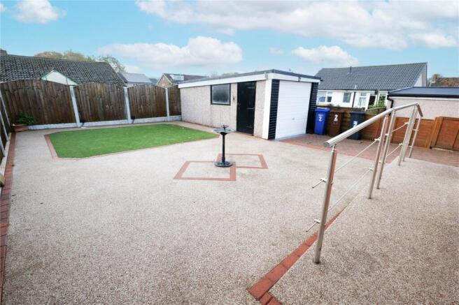 Derwent Close, Colne, Lancashire, BB8 photo 3