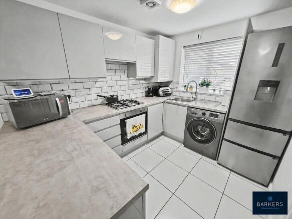 3 bed Semi-Detached for sale Image 4