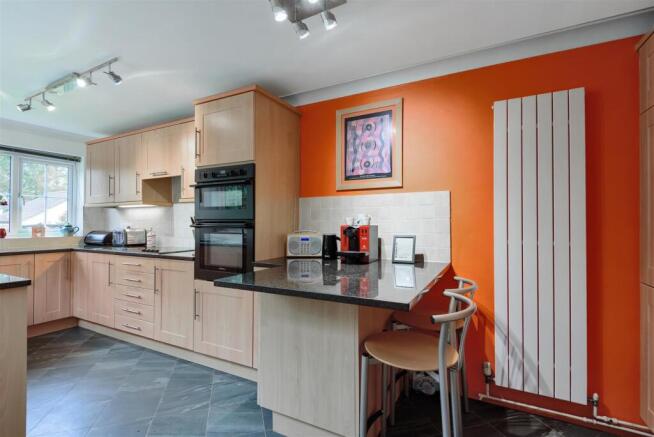 London Road, Rake, Liss photo 4