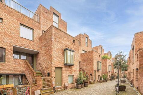 Edgewood Mews, Finchley, LONDON, N3