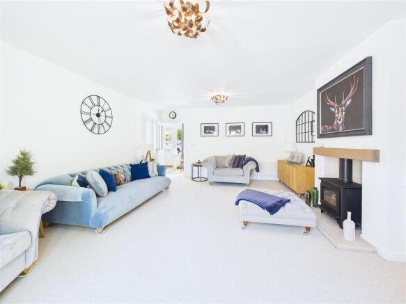 CAM04366G0-PR0087-STILL010.jpg