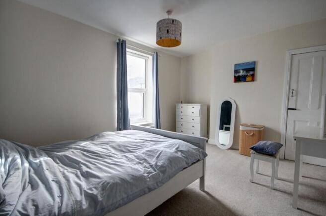 3 bed Terraced for sale Image 5
