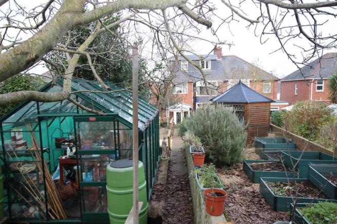 REAR GARDEN.JPG