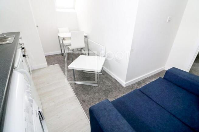 1 bed Apartment to rent Image 11