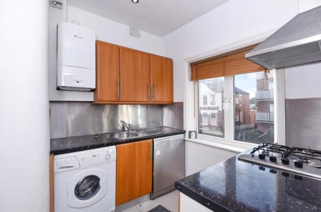 206b Melrose Avenue - Kitchen.jpg