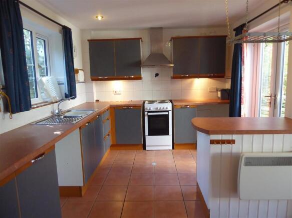 NEW KITCHEN.JPG