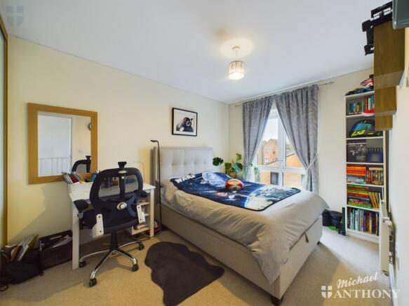 CAM02538G0-PR0174-STILL016