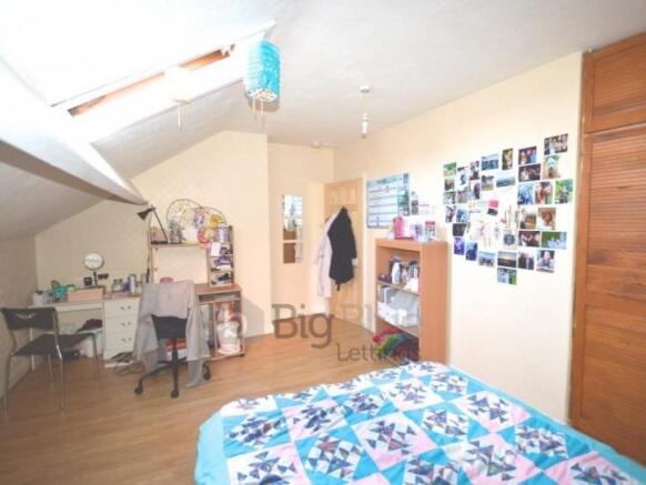 5 bed House Share to rent Image 8