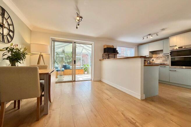 18' Kitchen/Dining Room