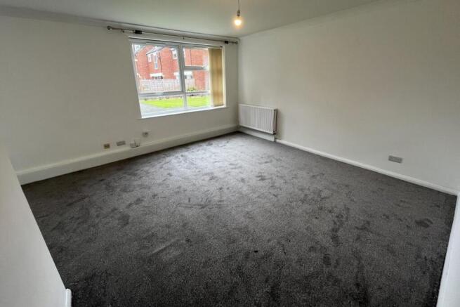 2 bed Flat to rent Image 10