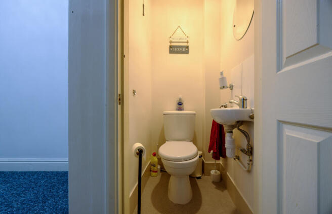 5 bed Town House for sale Image 11