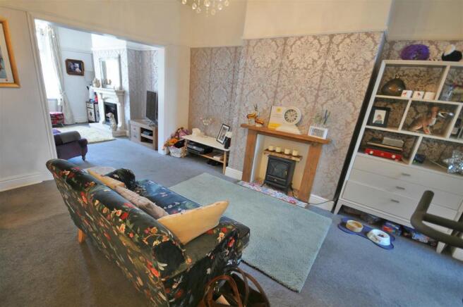 Open plan lounge / dining room