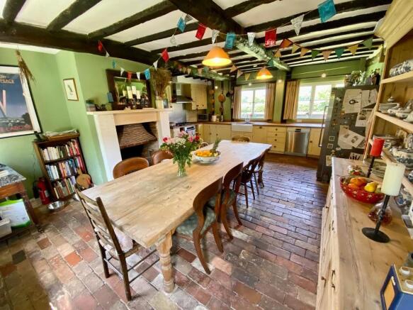 Kitchen/Breakfast...