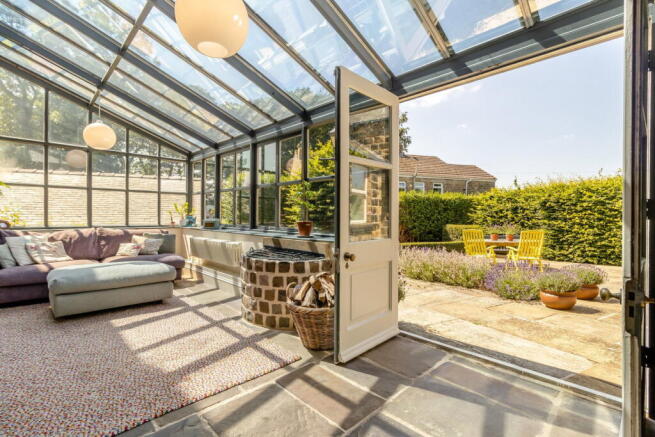 4 bed Detached for sale Image 9