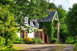 Bearnock Lodge, Buntait Road, Glenurquhart, Inverness IV63 6TN