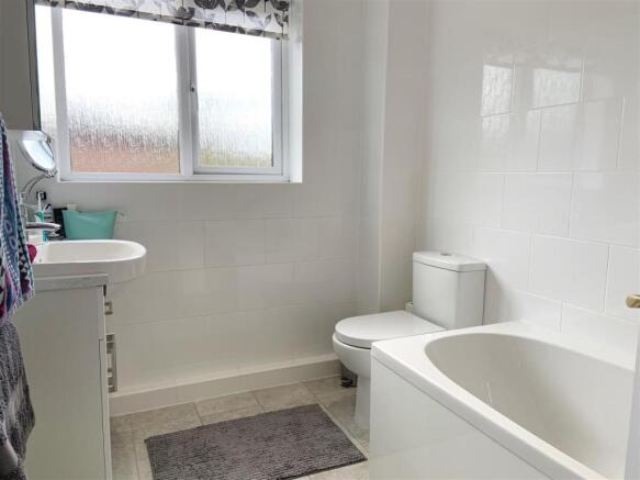 En Suite 1.JPG
