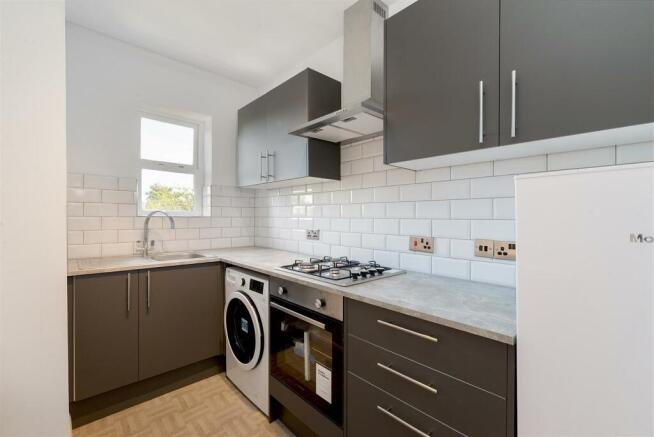 Flat C, 28 Marshall Road (5).jpg