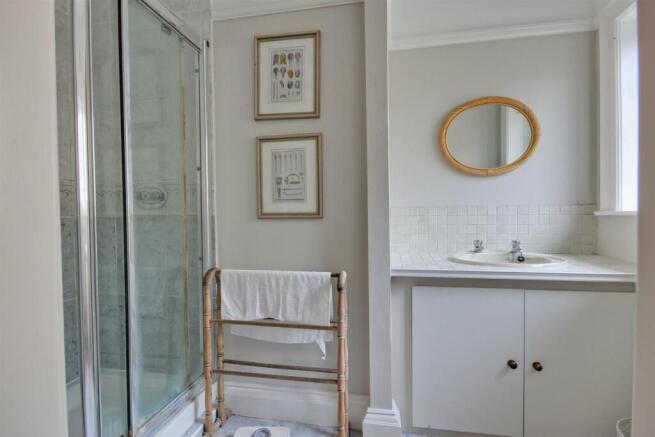 Ensuite Shower room
