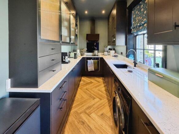 3 bed Terraced for sale Image 7