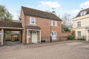 8, Otterbourne Walk, Hook RG27 0SF