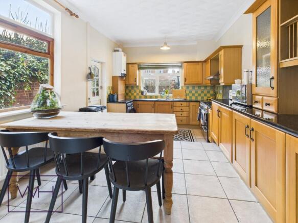 CAM03785G0-PR0217-ST