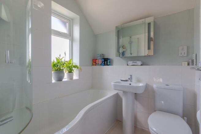 3 bed Semi-Detached for sale Image 8