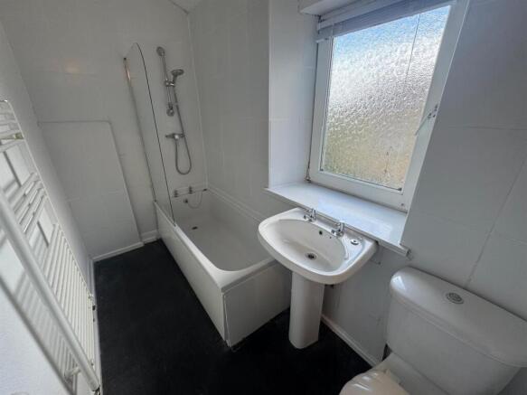 3 bed Terraced to rent Image 11