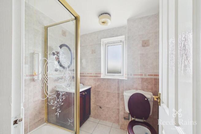 2 bed Apartment to rent Image 6
