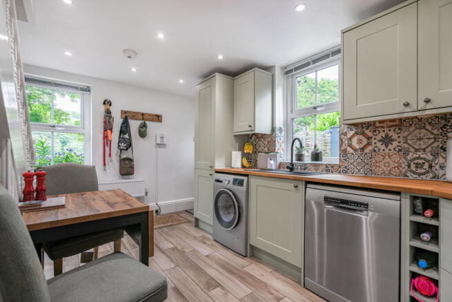 2 bed Terraced for sale Image 5