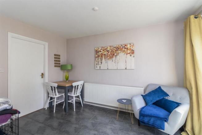 Hudson Close 8-Kitchen F.jpg