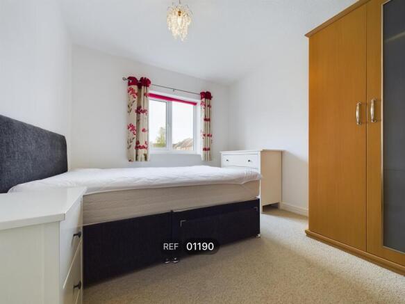 2 bed Apartment to rent Image 10
