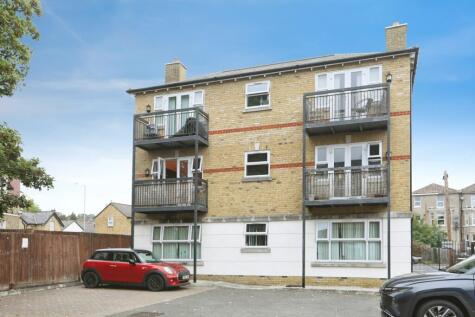 Tonbridge Road, Maidstone, Kent, ME16